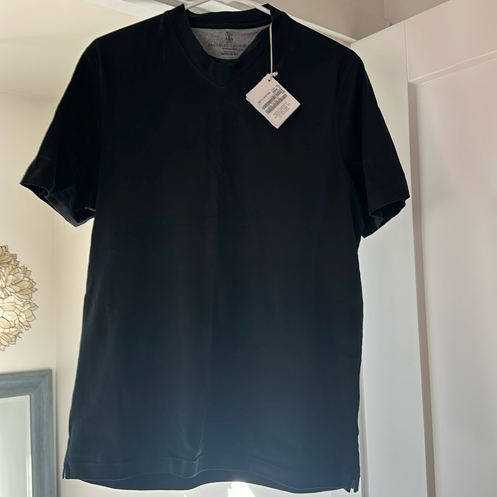 Brunello Cucinelli v neck t shirt size 48